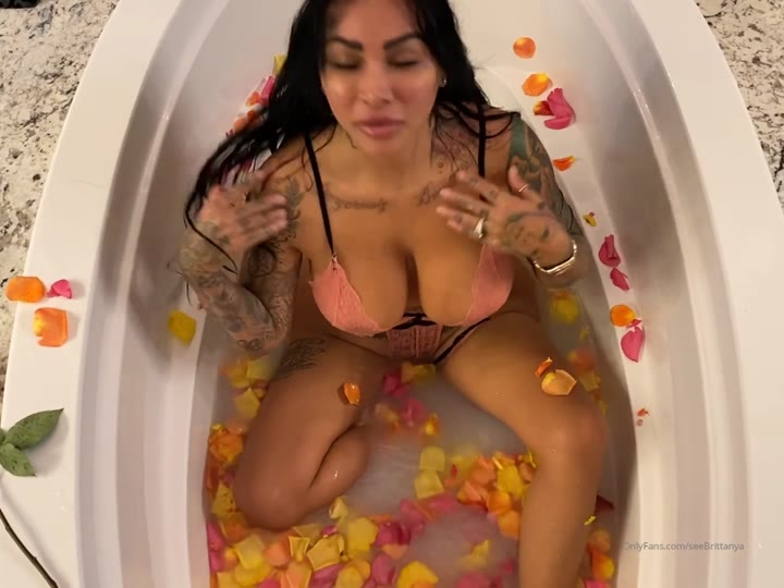 submissive latina Brittanya Razavi pussy Leaked