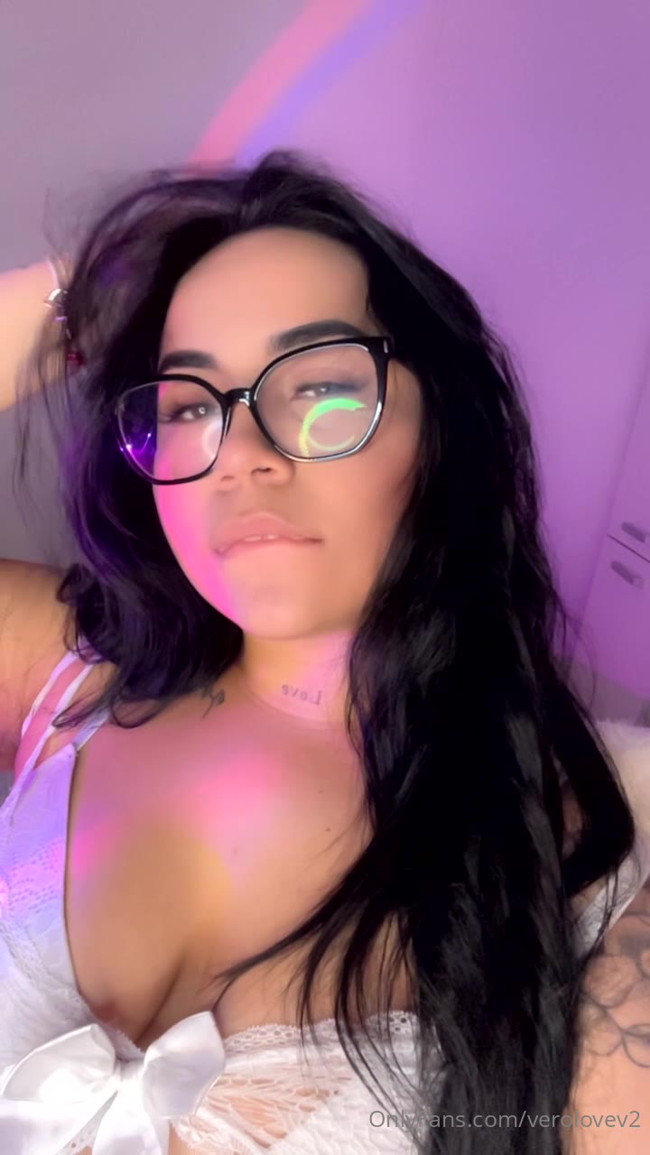 Delicate Latina Vero Love (@Verolovev2) porn Cam Girl