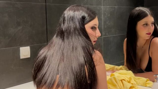 latina nude Oliviarioo explicit material Snapchat