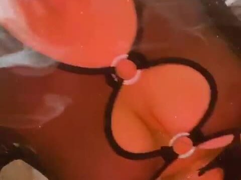 petite latina Lasirena69 explicit material Twitter