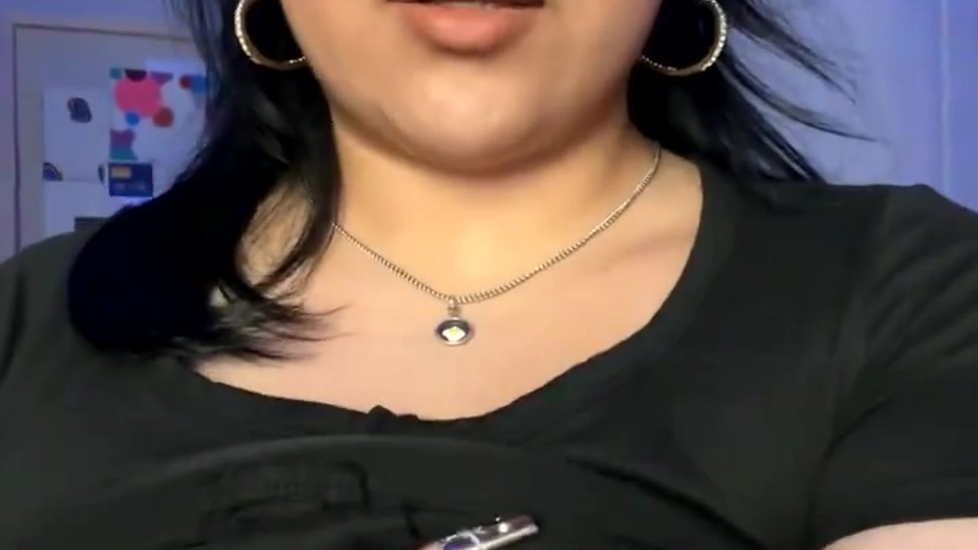 Sensational Latina Eggjlp nude boobs