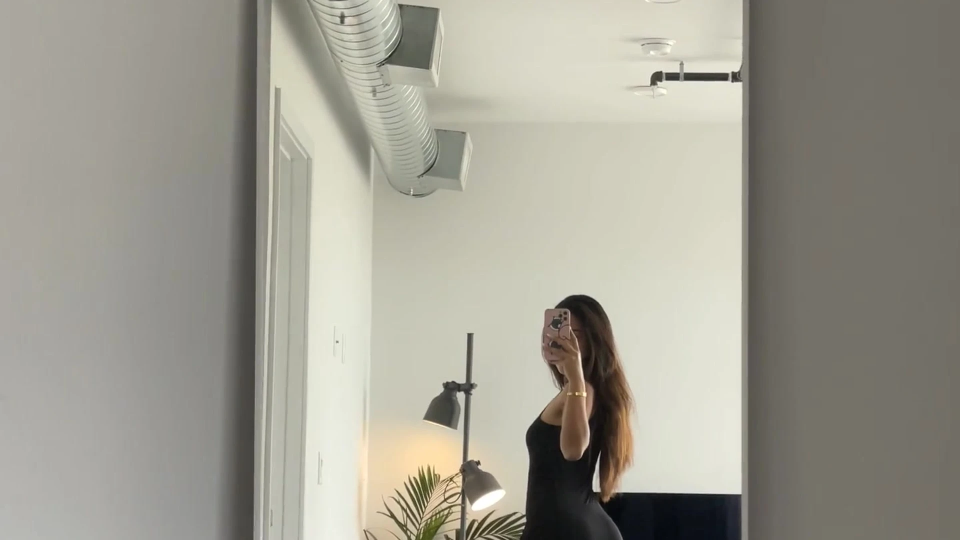 flying fit Kawaiimomo Naked Leaks